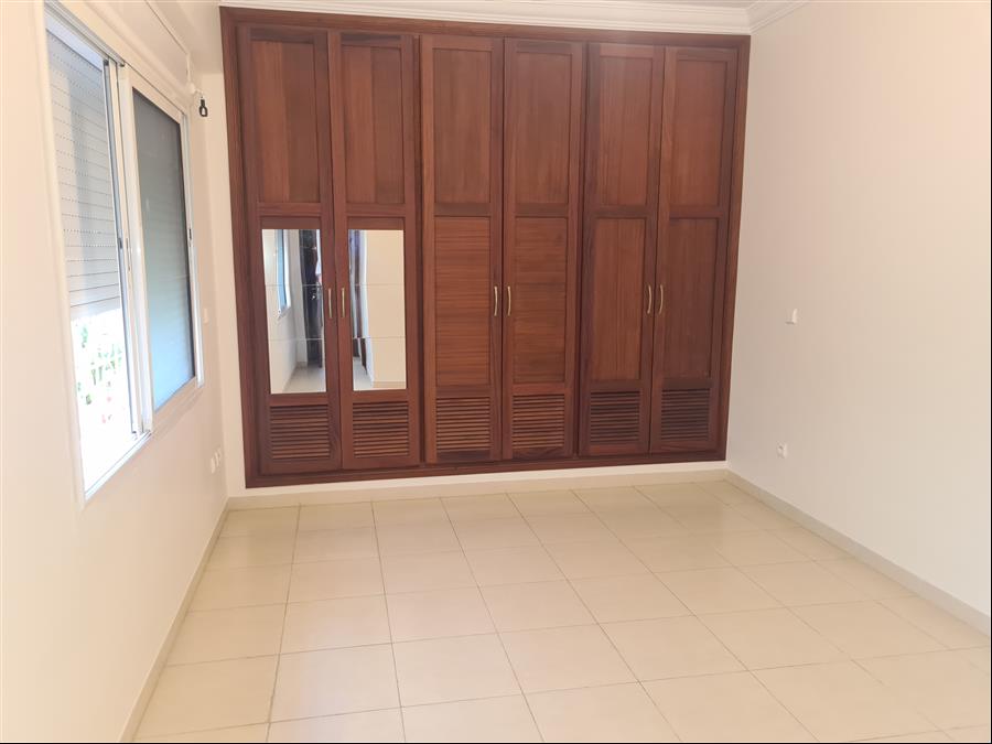 Immense appartement avec 4 chambres à louer à agadir!