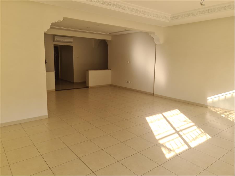 Immense appartement avec 4 chambres à louer à agadir!