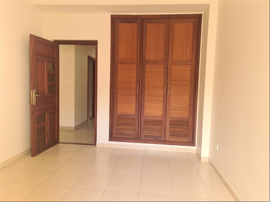 Immense appartement avec 4 chambres à louer à agadir!