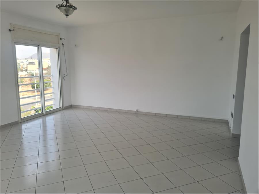 Vaste appartement bien situé à agadir!